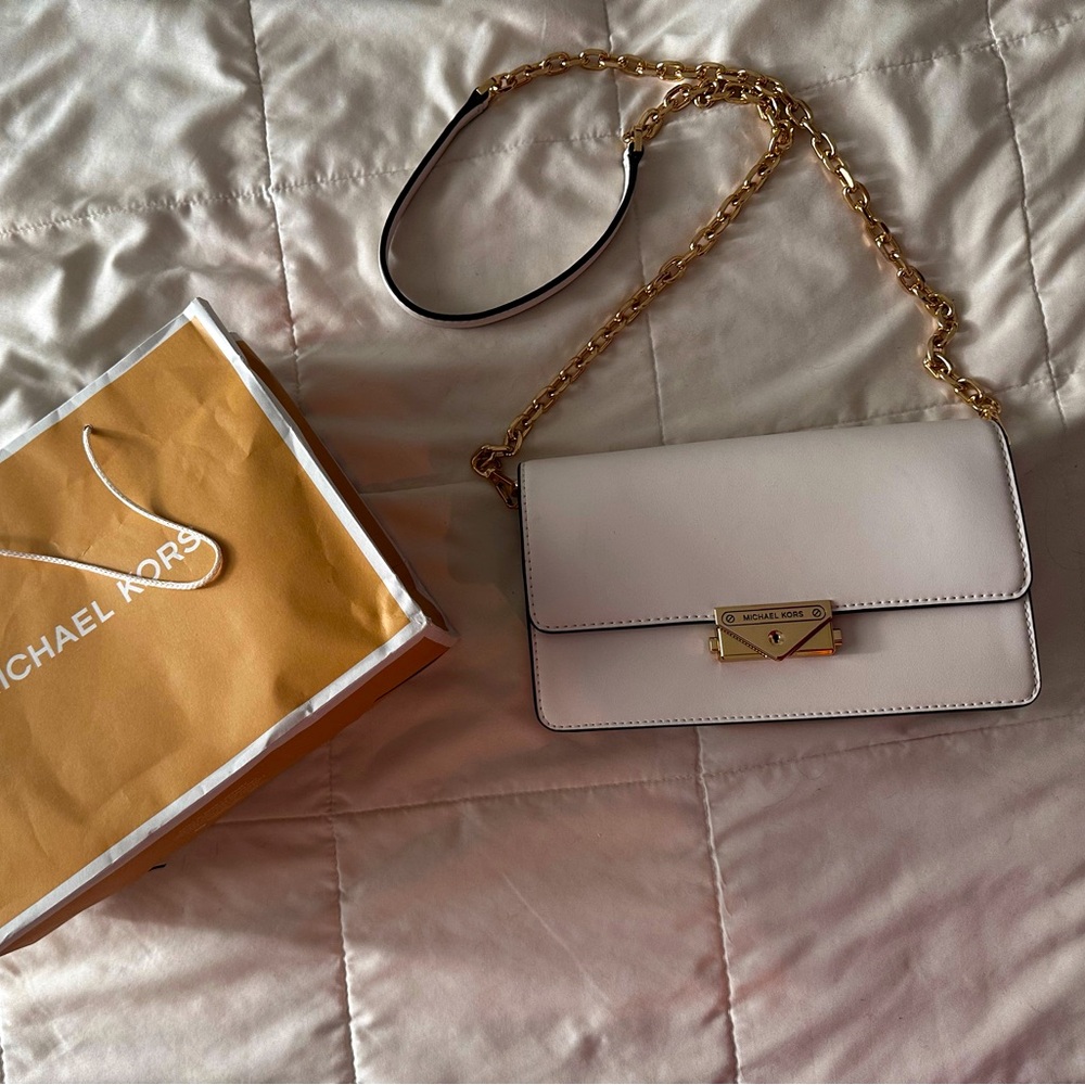 Small white Michael Kors Purse